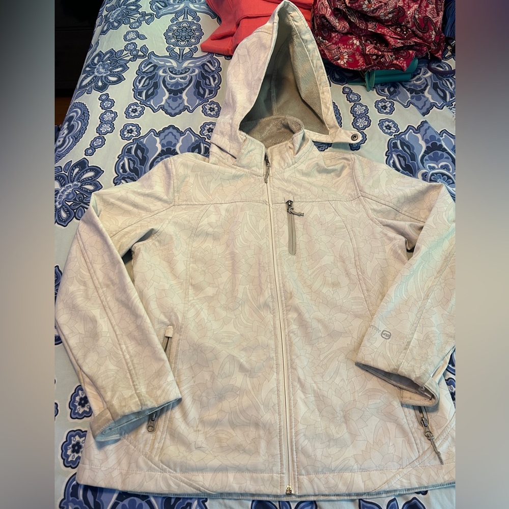 Free Country White Winter Jacket Size Large, Floral Design